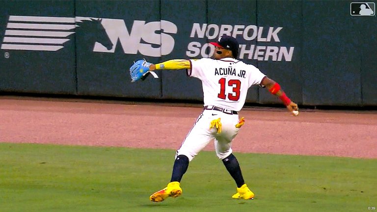 Acuña.jpg