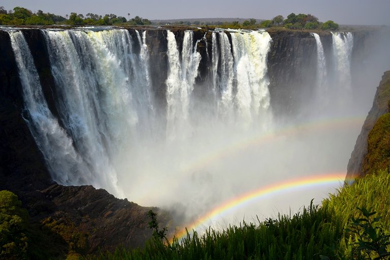 Victoria_Falls.jpg