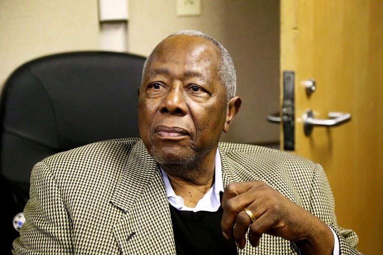 Hank_Aaron_on_October_26,_2016.jpg