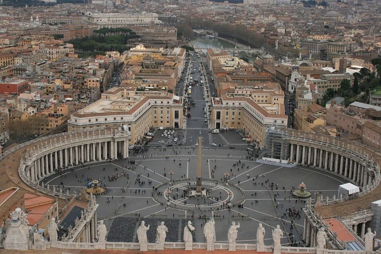 st-peters-basilica-3676163_960_720.jpg