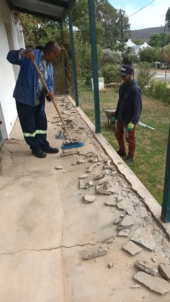 Bertus - who, with his wife, have been rocks over the last nearly 2 years, is a builder.  Like The Husband, he gets down and dirty with his team