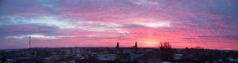 Sebastian_Topolski_Wschód Słońca nad Żninem_panorama_rozm.jpg