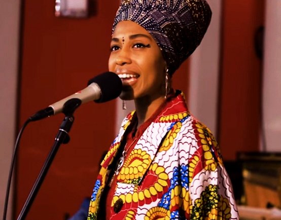 Jazzmeia Horn 2.jpg