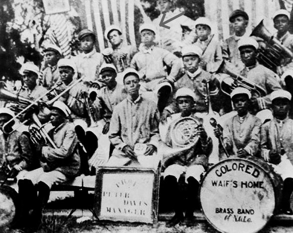 Louis Armstrong en la Colored Waif’s Home for Boys brass band.jpg