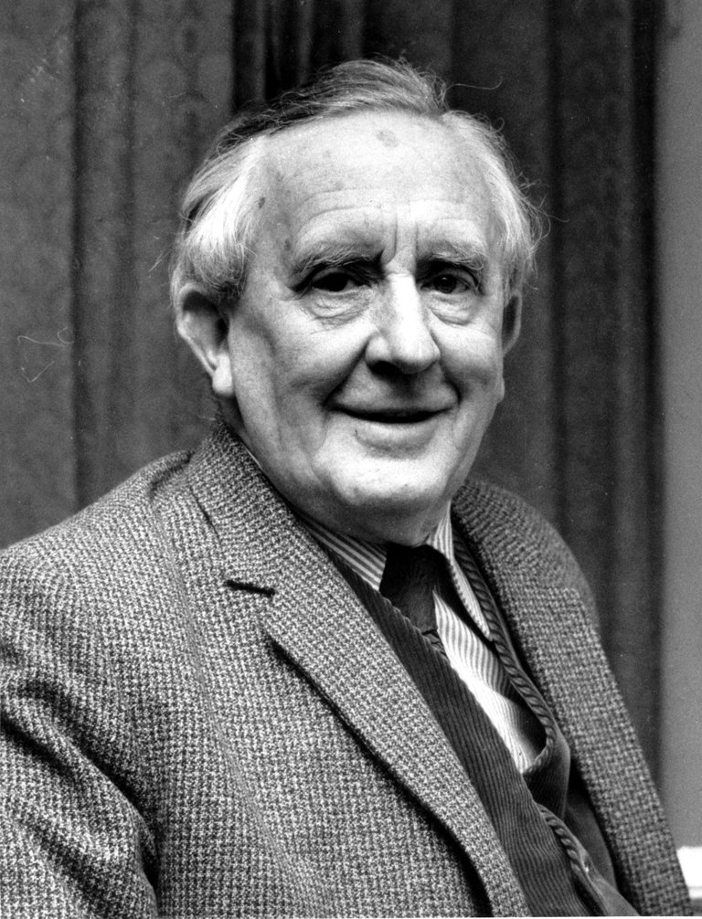 J R R Tolkien pic.jpg