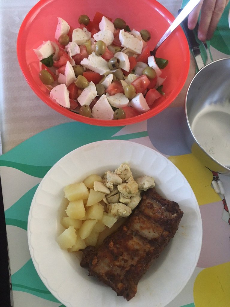 12jul25 poulet bouillon echalote pdt ribbekes bouillon miel salade idem.jpg