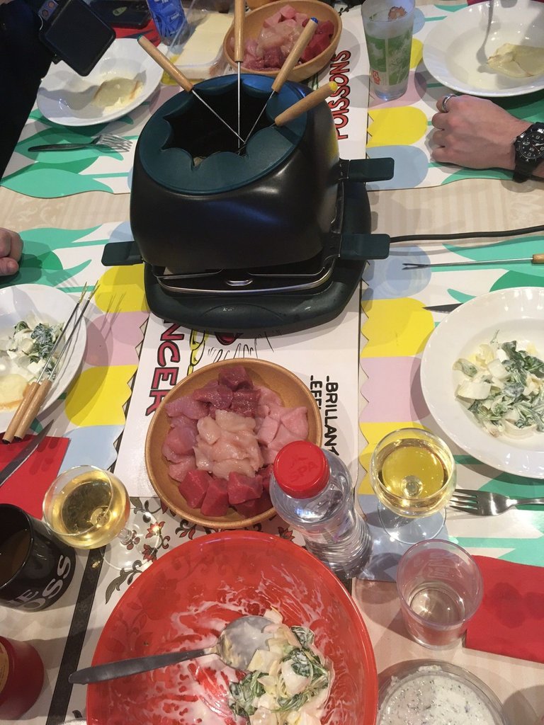 1janv25 fondue raclette kids.jpg