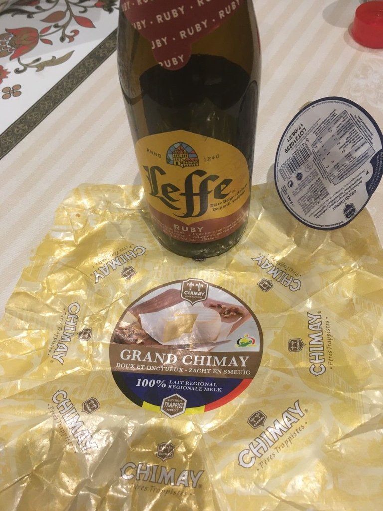 bière Leffe Ruby et fromage Chimay.jpg