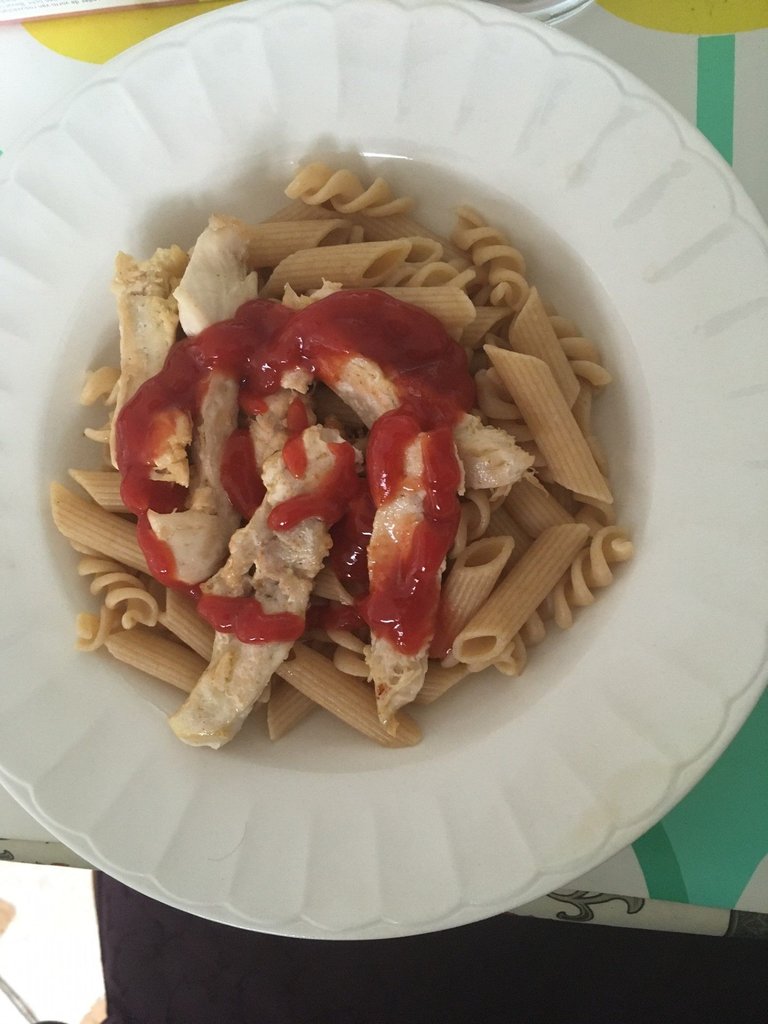 1sept23 poulet spirelli et penne complets ketchup.jpg