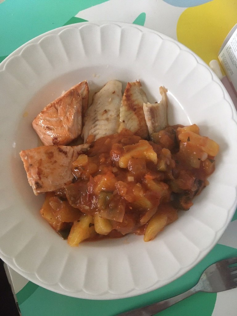 20avr25 saumon et pangasius ratatouille ail pdt.jpg