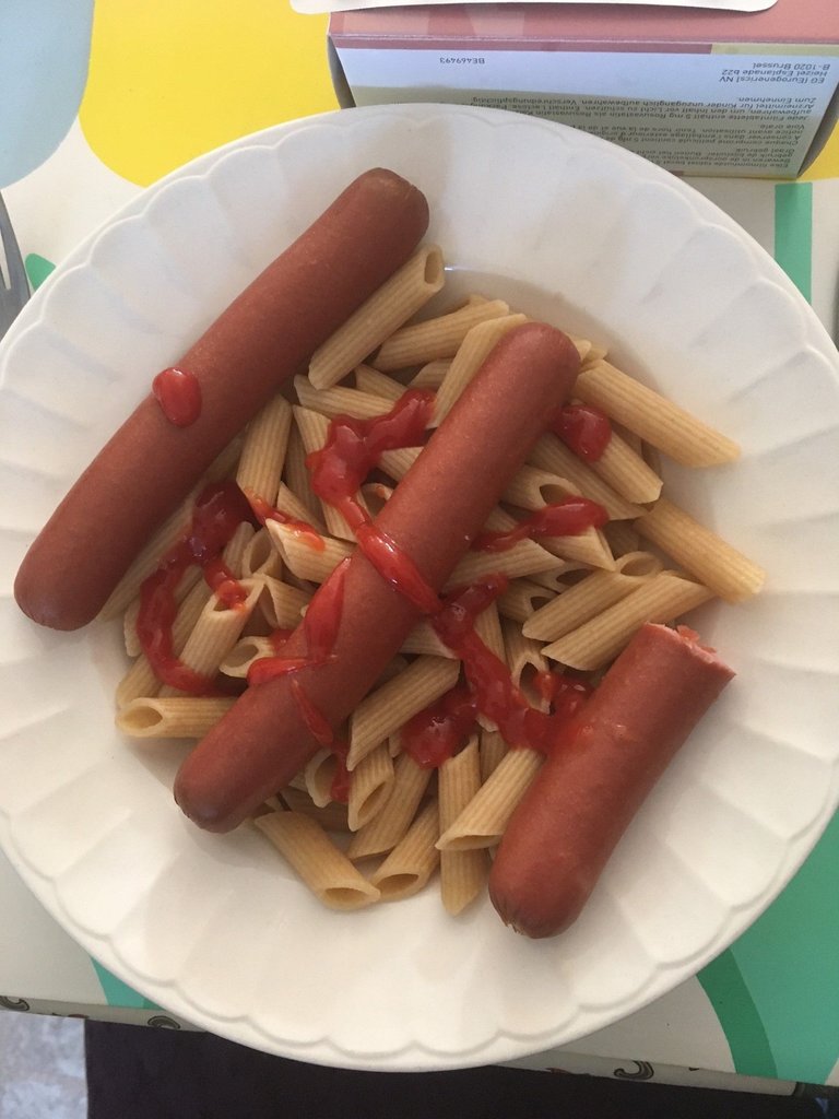 17oct23 penne saucisse Francfort ketchup.jpg