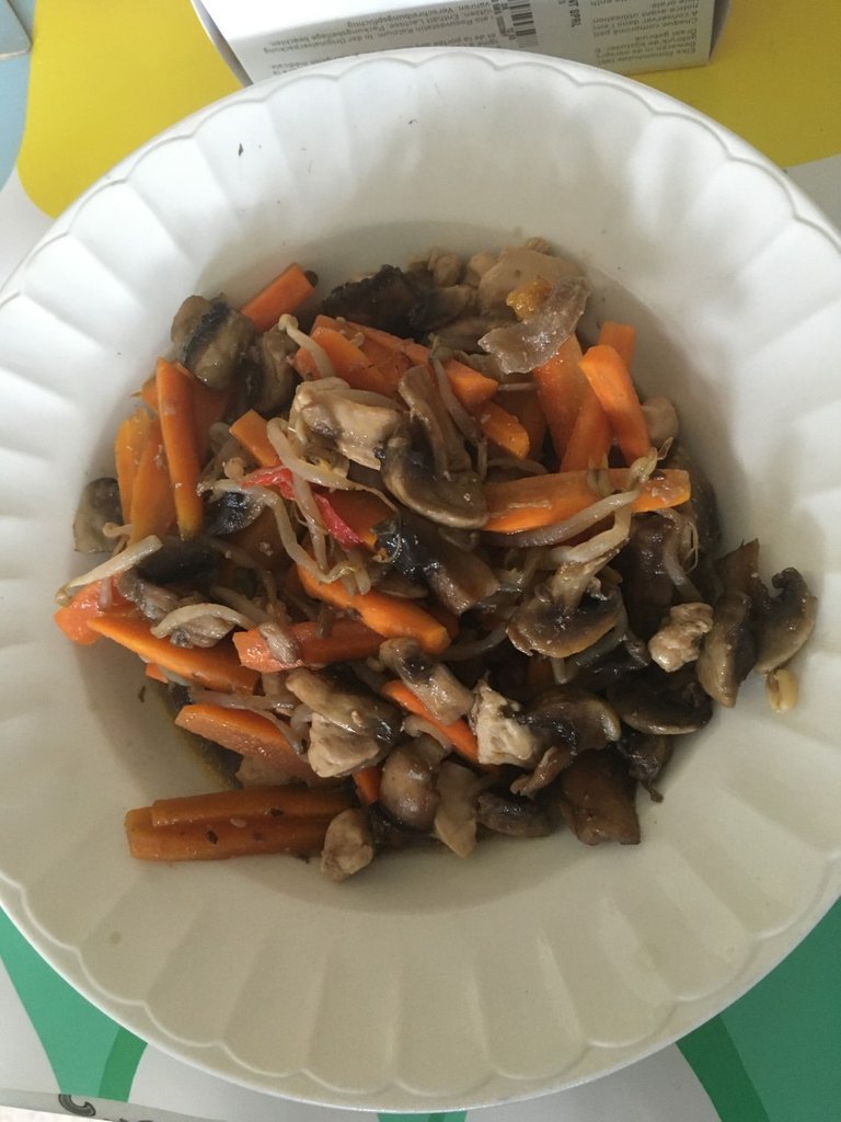 28aug22 suite wok poulet + carottes + champignons.jpg