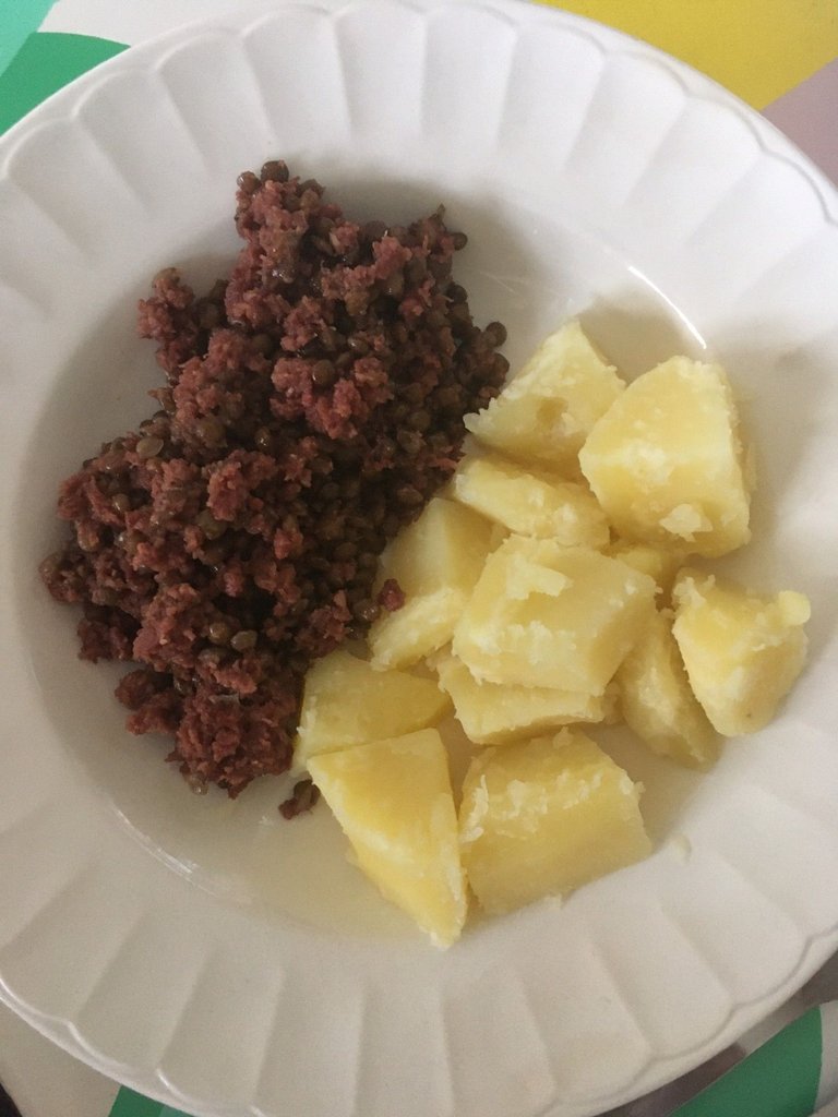 14aug25 pdt fin lentilles corned beef.jpg