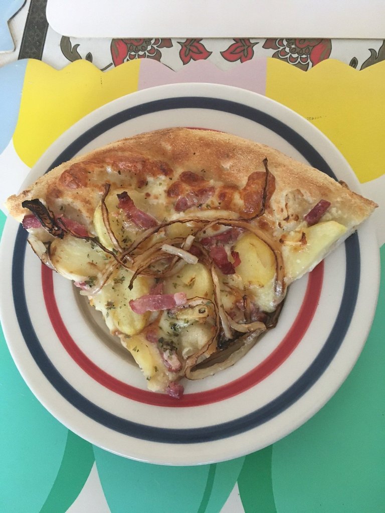 24oct23 pizza reblochon.jpg