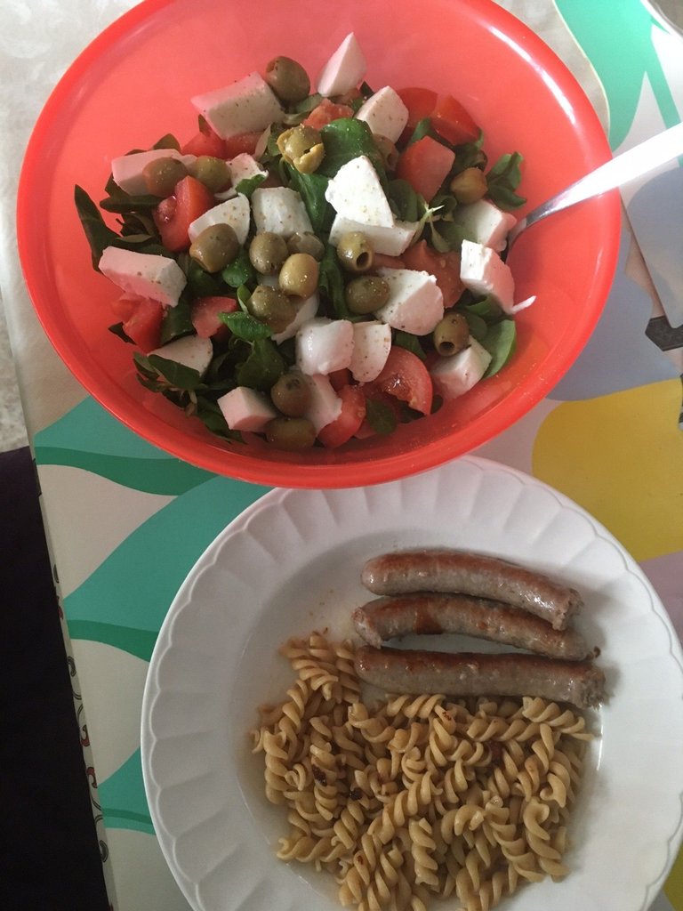 18aug25 salade idem chipolatas spirelli.jpg