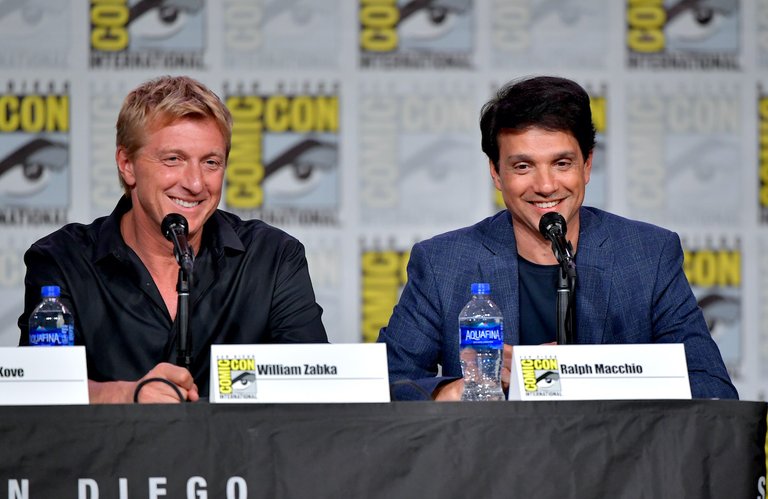 cobra kai s3 William-Zabka-and-Ralph-Macchio.jpg