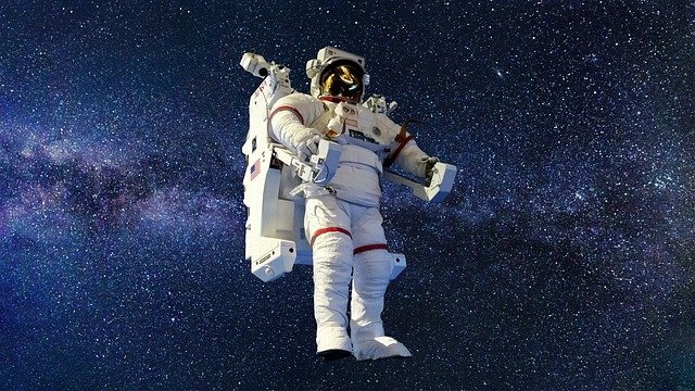 cosmonaut-5142852_640.jpg