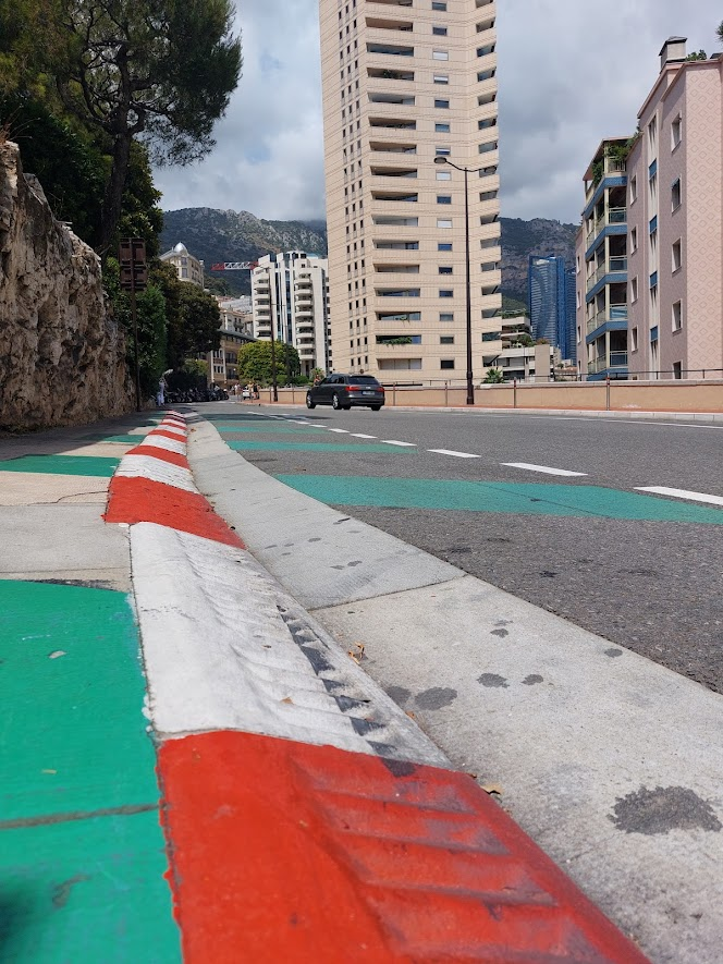 curbstone.png