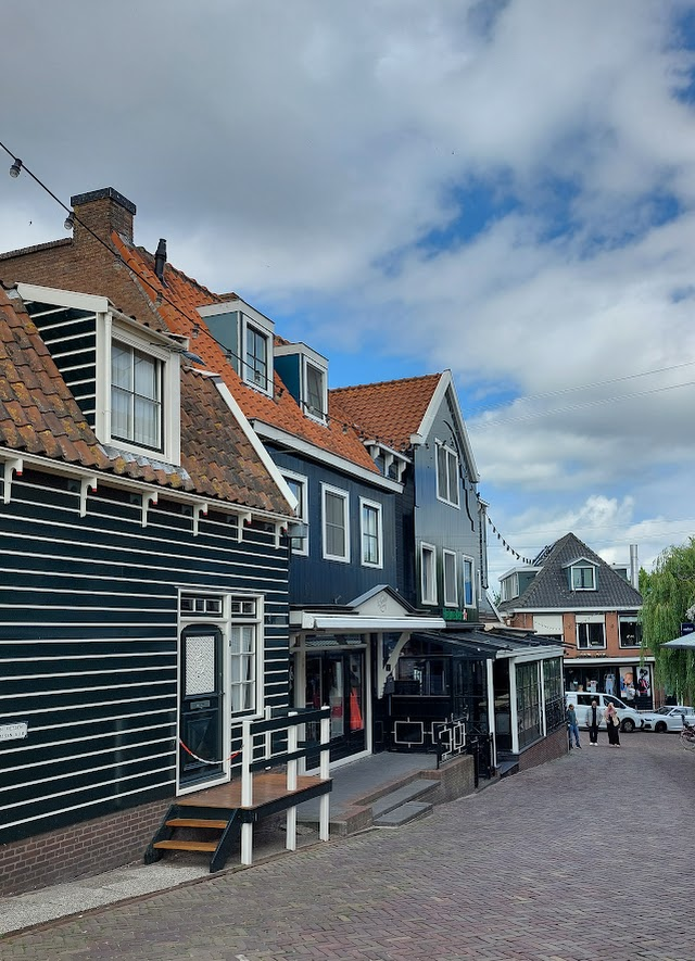woodenhouses.png