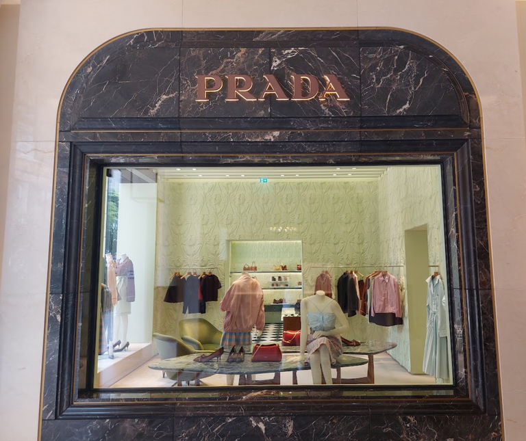 prada.png