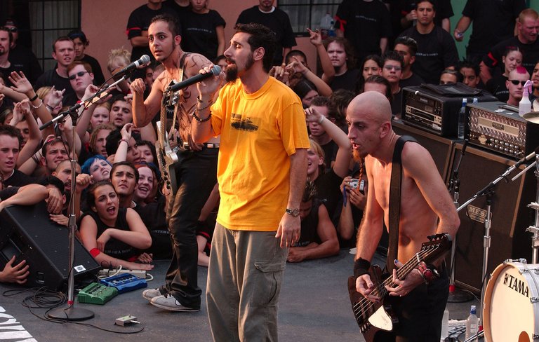 systemofadown-2000x1270-1.jpg