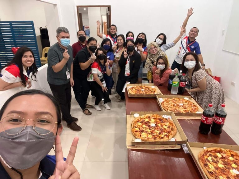 Enjoying my remaining days in the office! Ma'am Johanisah treated us with boxes of pizzas from SNR. We all had so much fun!