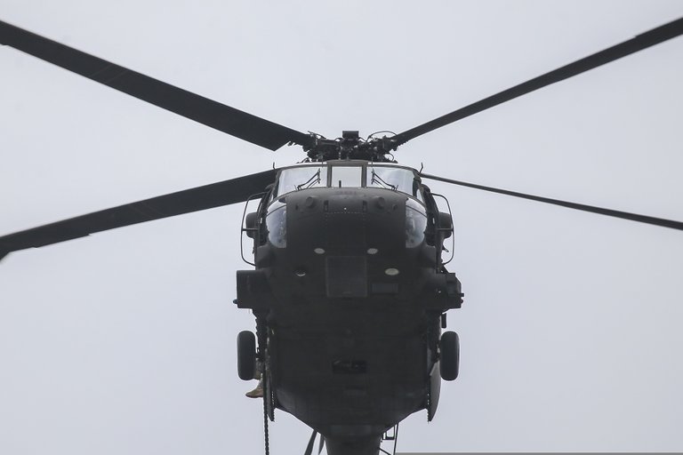 uh-60-black-hawk-2679340_1920.jpg