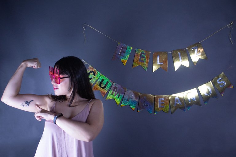vickycumple3.jpg