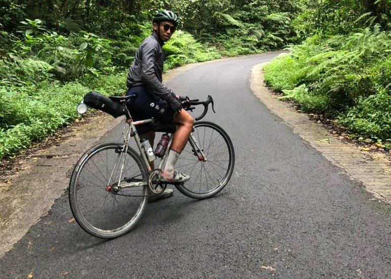 Alif Mabbrur Tuntaskan Bentang Jawa dengan Sepeda Fixed Gear - mainsepeda (7).jpg