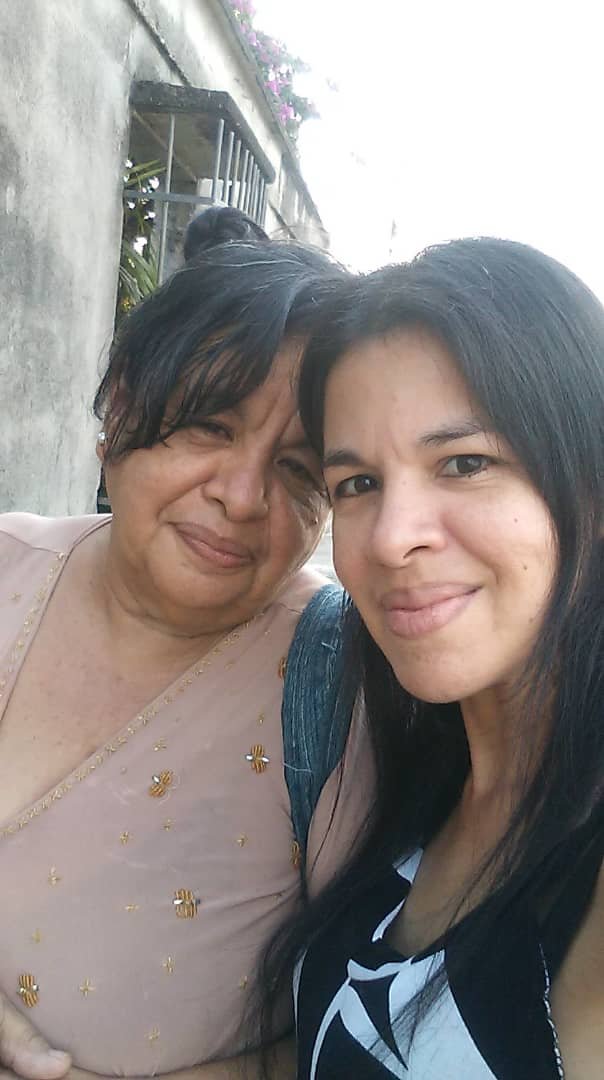 mami y yo.jpg