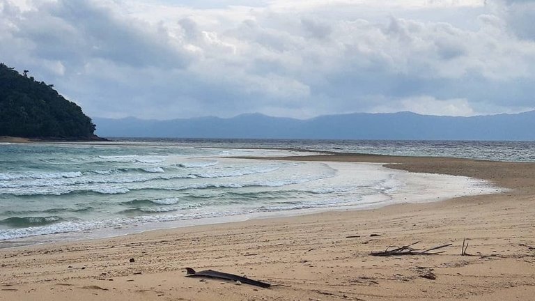 Low tide - high tide change every 7h.#bonbonbeach (2).jpg