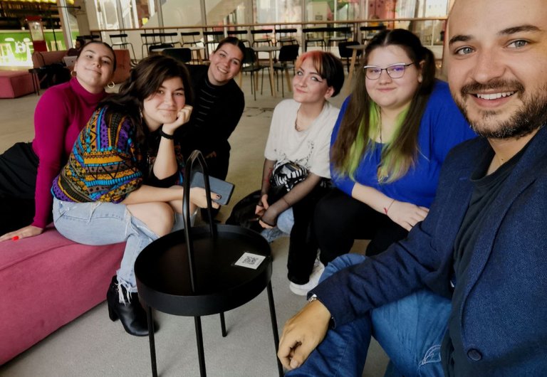 1st selfie with the students in october 21.jpeg