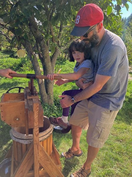 Apples - Hazel and Phil pressing crop Sept. 2021.jpg