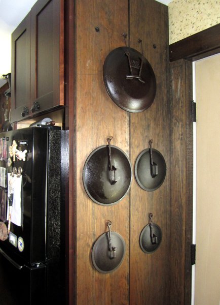 Cast iron lid wall cleaned crop Feb 2025.jpg