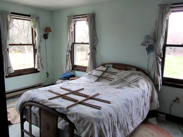 Upstairs bedroom - washing windows crop April 2025.jpg
