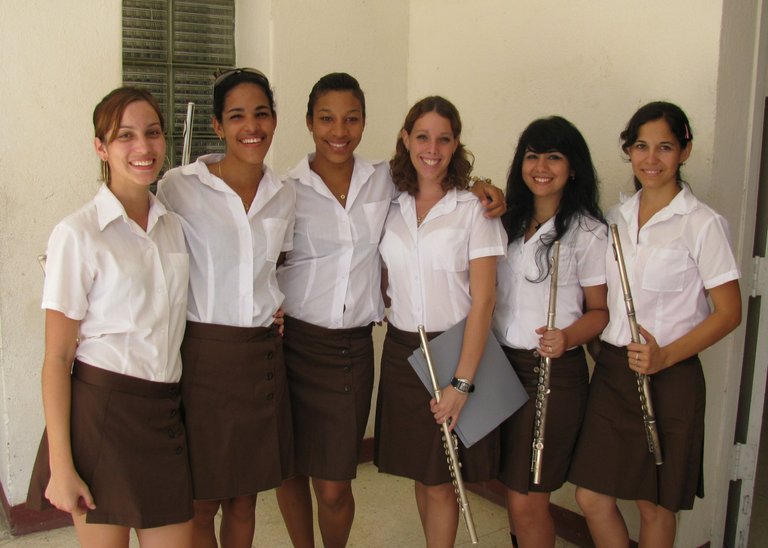 Las estudiantes de flauta de Cienfuegos en el nivel medio, año 2009