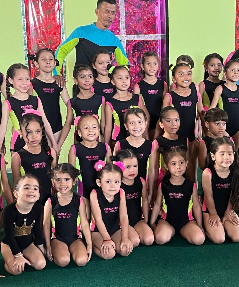 Grupo de gimnasia artistica.jfif