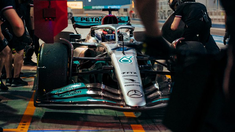 381.-Formula1-1-Shakir-Mercedes.jpg