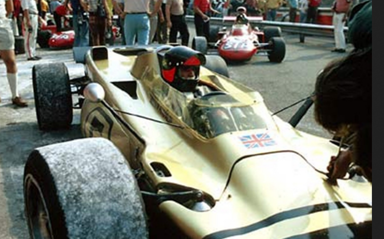 210.-Idolos-de-la-Formula1-Emerson-Fittipaldi-1.png