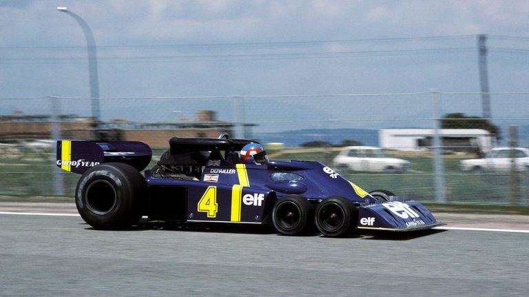 431.-Equipos-que-hicieron-historia-en-la-F1-Tyrrell-Depailler-seis-ruedas.jpg