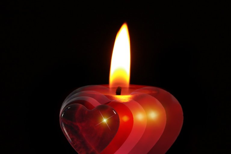 candle-386607_1280.jpg