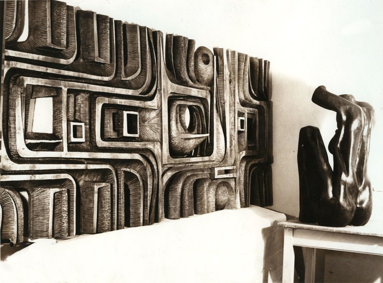 Holzrelief, 1972, 460x120.jpg