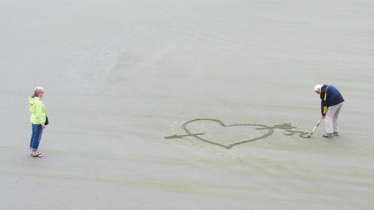 Viejos Romanticos en la Playa.jpg