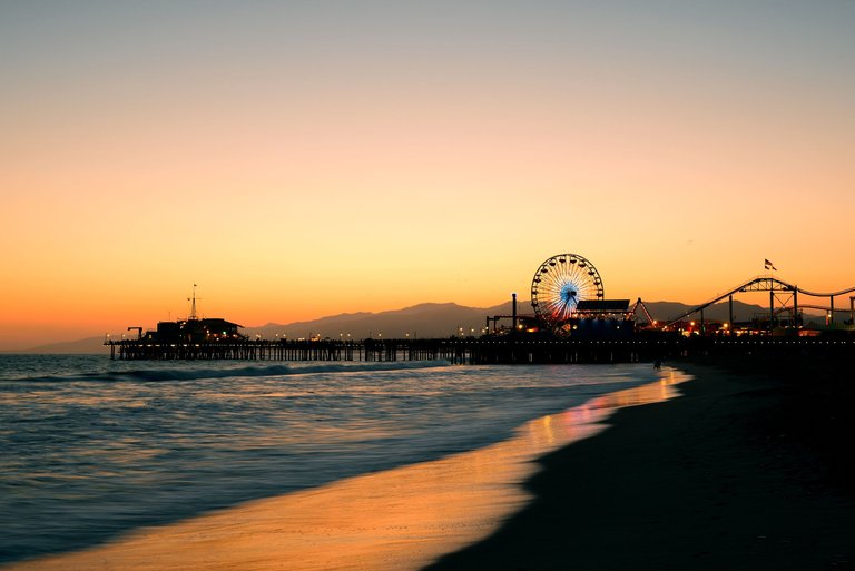 santa-monica-pier-beach-los-angeles.jpg