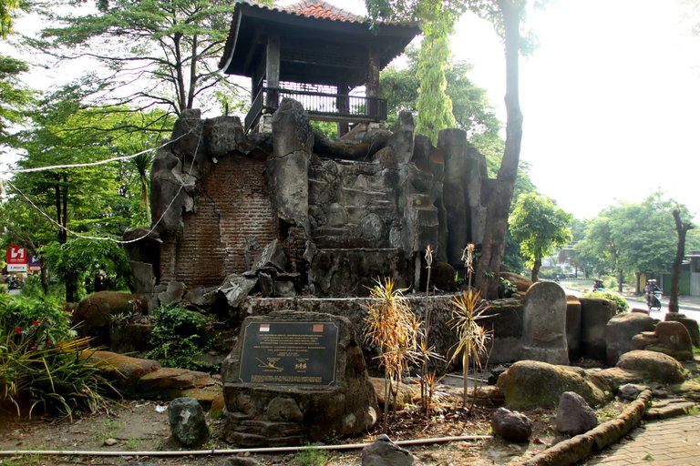 taman pertigaan1