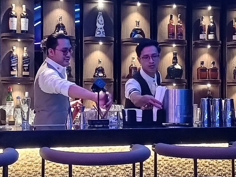 Kowloon Bartender1