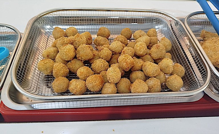 bola keju