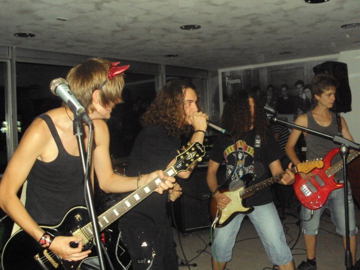 band 02.jpg