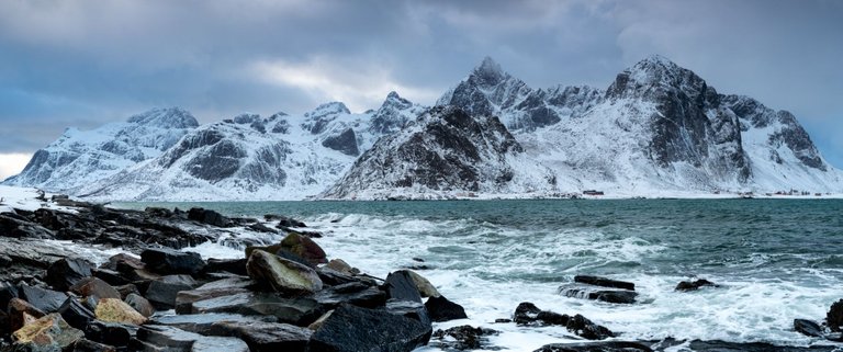 This is what the Arctic is all about! Raw and untamed! Tamron SP 70-200 f/2.8 G2 @ 70 mm | f/9 | 1/40 sec | ISO 400 with NiSi medium GND8 + Landscape CPL.