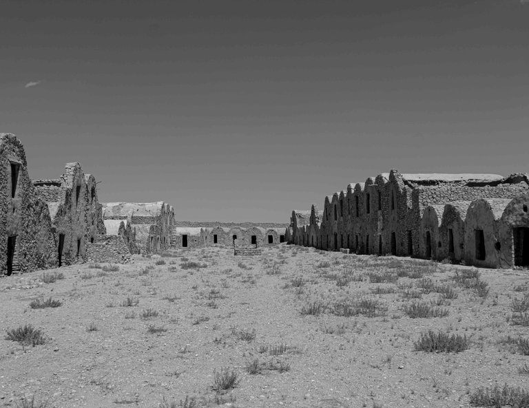 Ksar Ouled Mehdi in BW.jpg